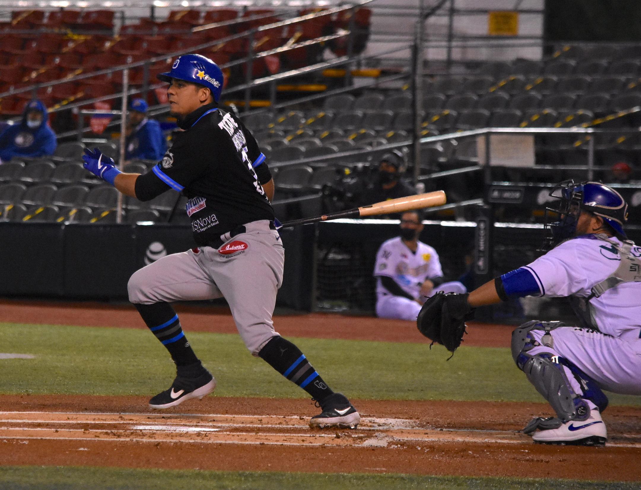 YAQUIS TOMA VENTAJA EN JALISCO