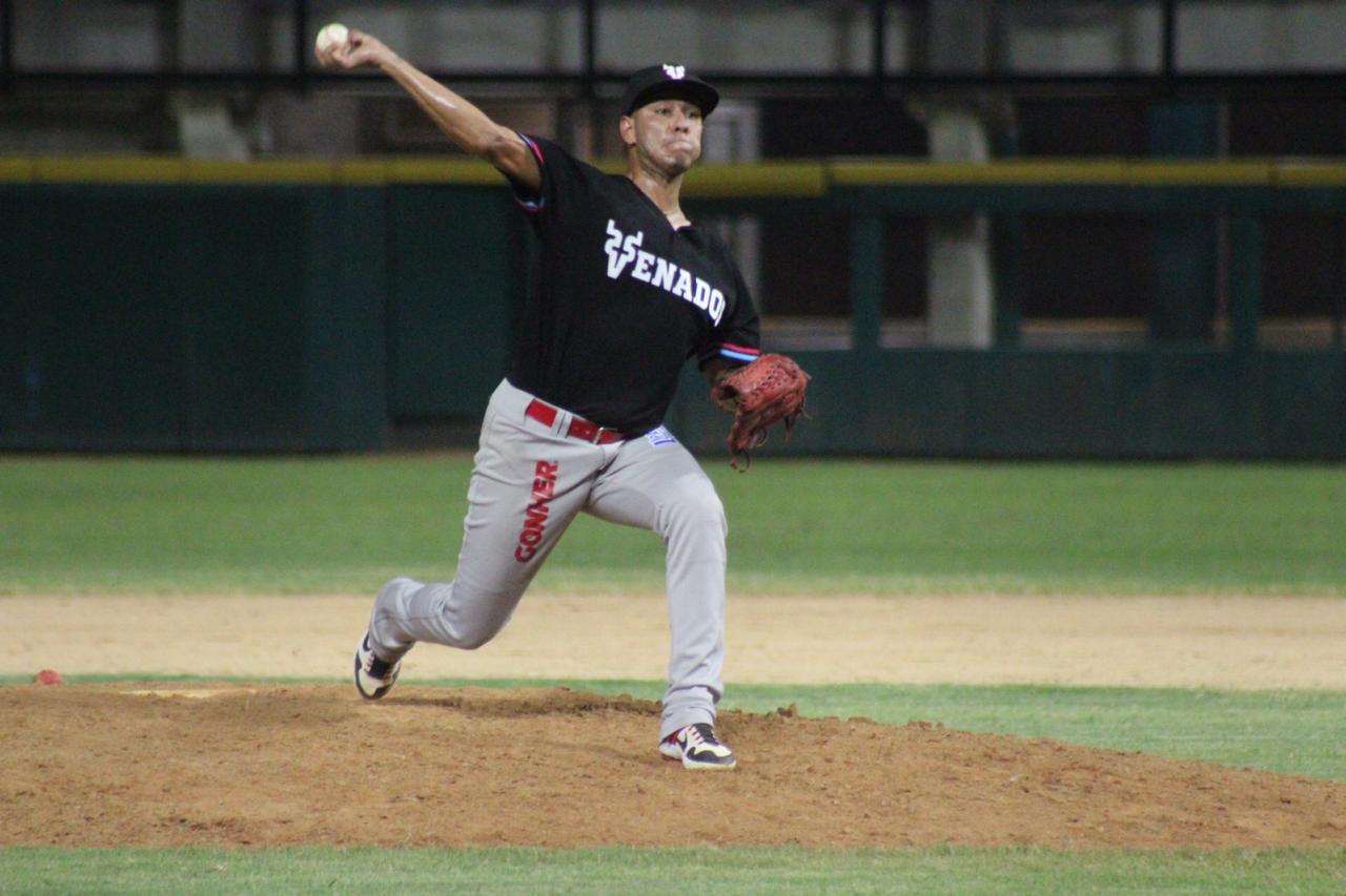 YAQUIS Y VENADOS HACEN CAMBIO DE PITCHERS
