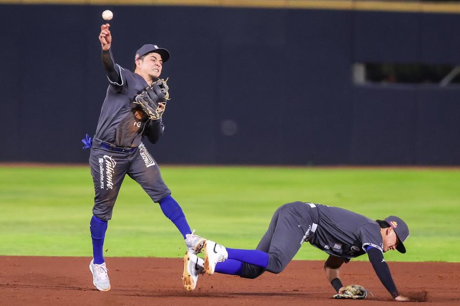 CAE YAQUIS EN GRAN DUELO DE PITCHEO