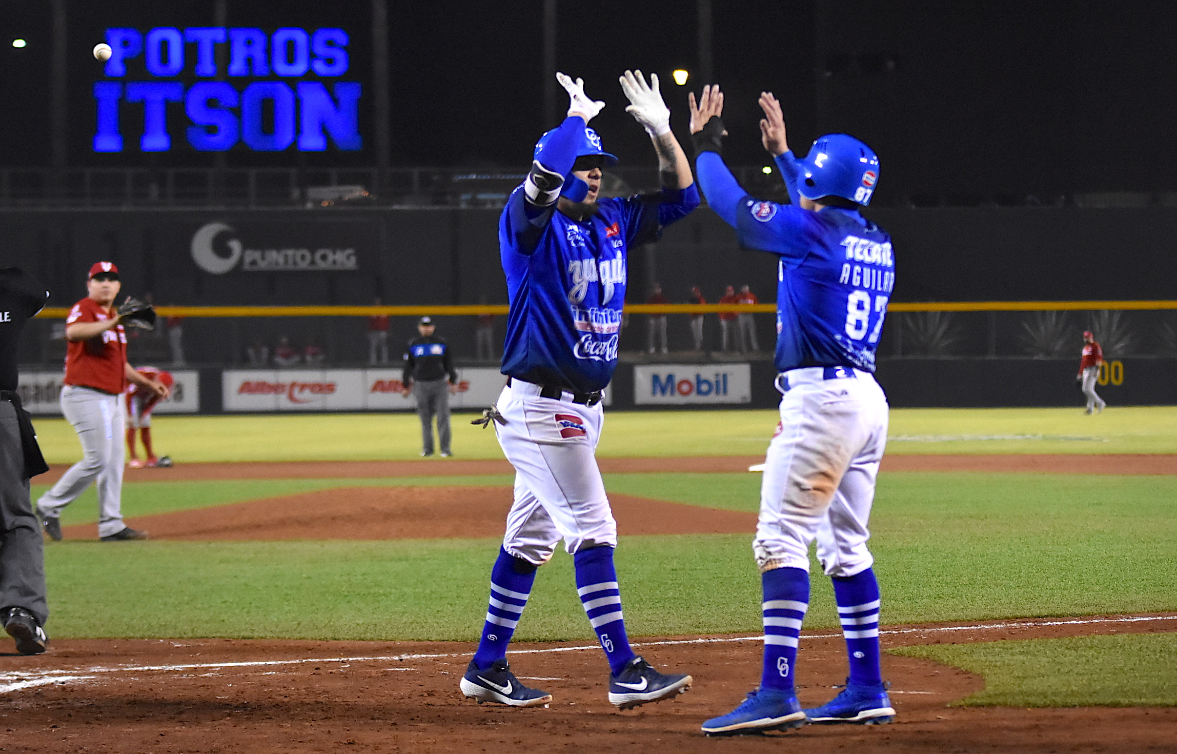 YAQUIS Y MAYOS HACEN CAMBIO 4X1