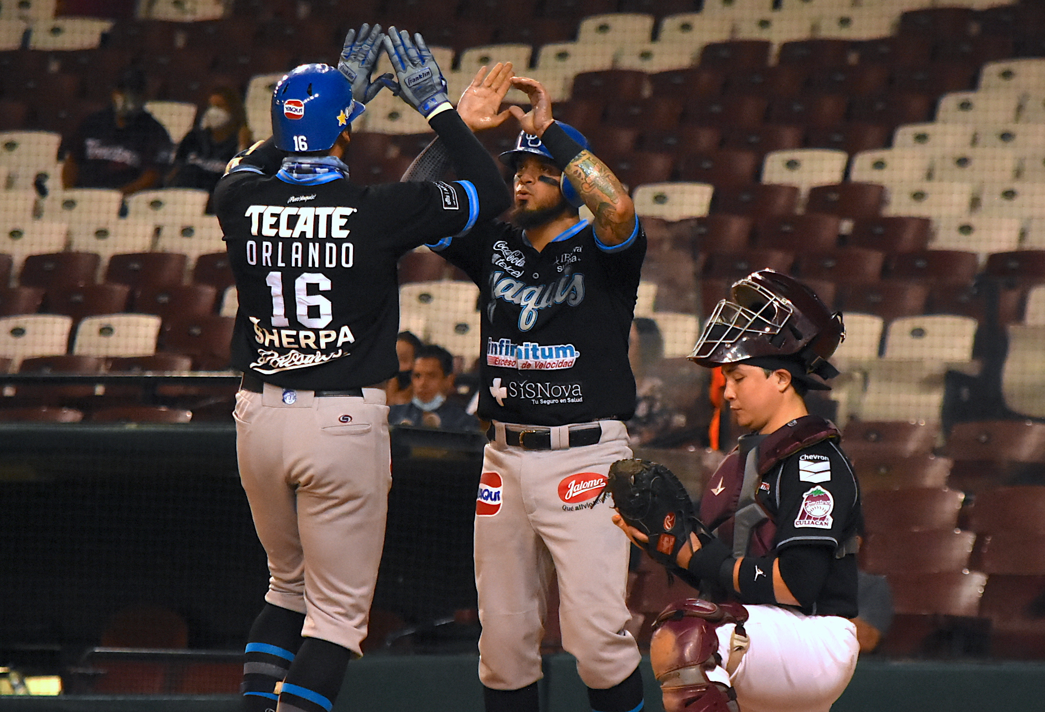 EXPLOSIVA OFENSIVA SOMETE A TOMATEROS