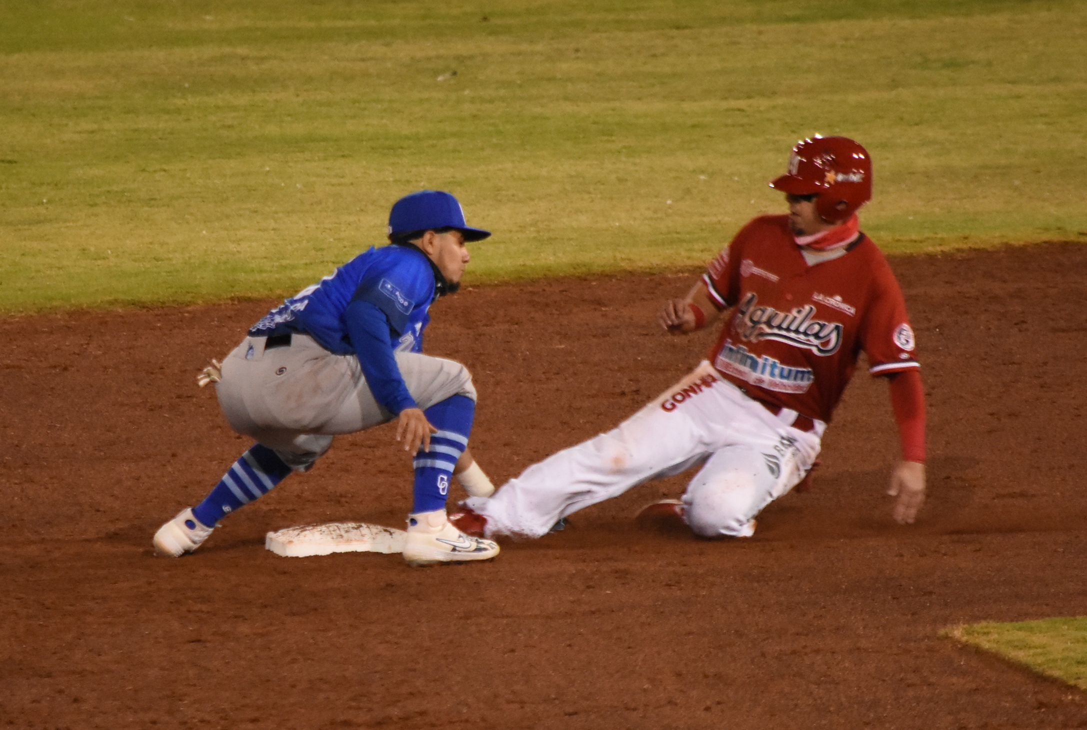 YAQUIS CAE EN EXTRA INNINGS ANTE ÁGUILAS